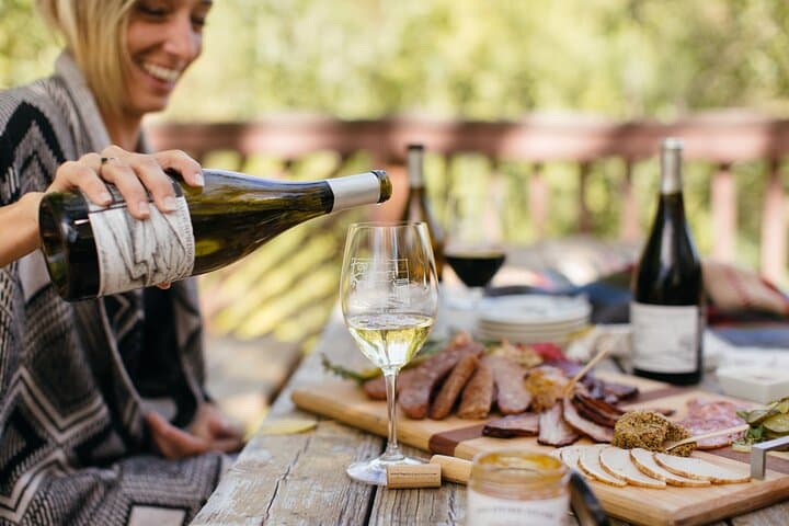 Sedona Private Local & Wine Tour — Red Rock Overlooks, Chapel of the Holy Cross & Oak Creek Tastings