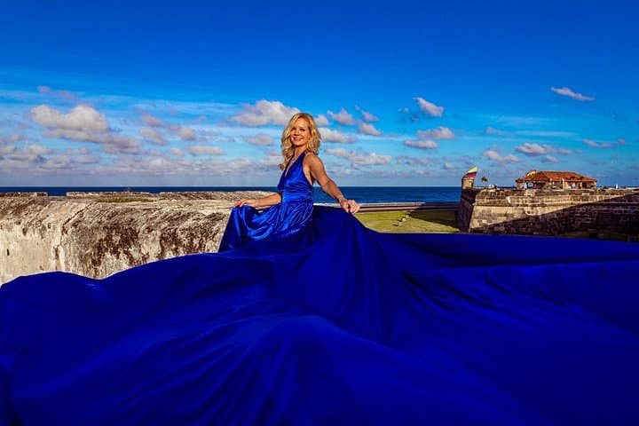 Flying Dress Photo Session in Cartagena's Old City photo 3