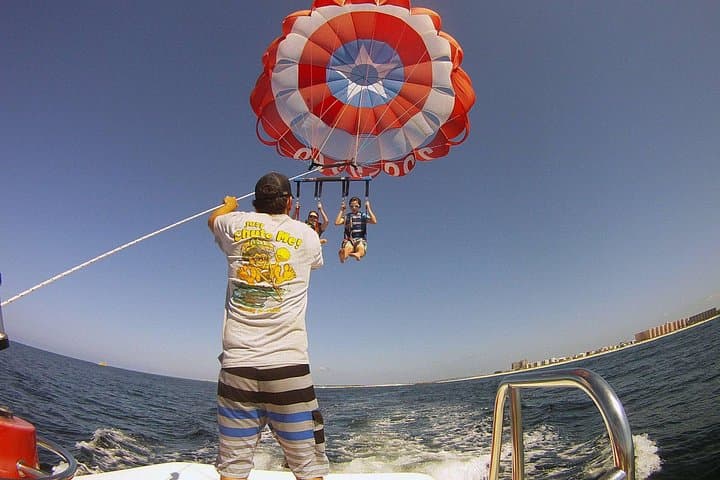Hurghada Parasailing Over the Red Sea: 50–60m Tandem Flights (7–10 min) photo 1