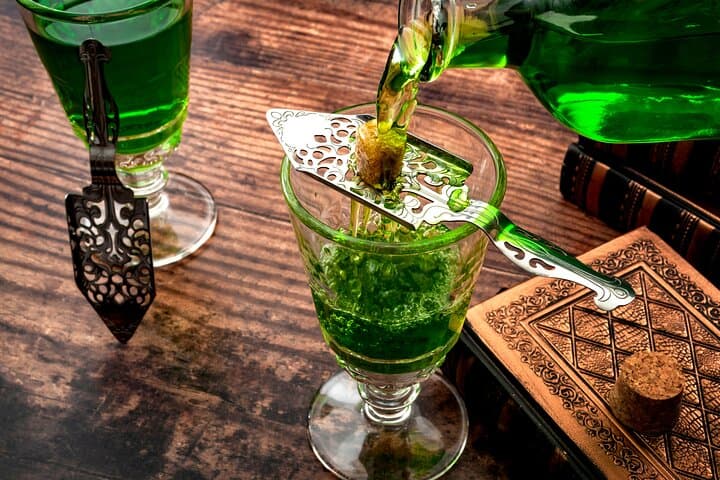 Uncensored Wicked Spirits: VIP Private Pub Crawl in New Orleans' French Quarter