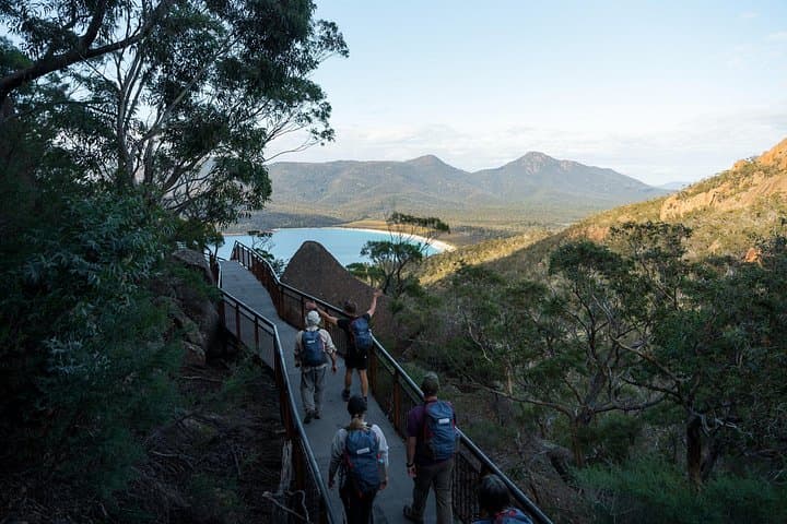 Freycinet Walking Tour: Wineglass Bay Guided Walk and Aqua Taxi Picnic photo 4