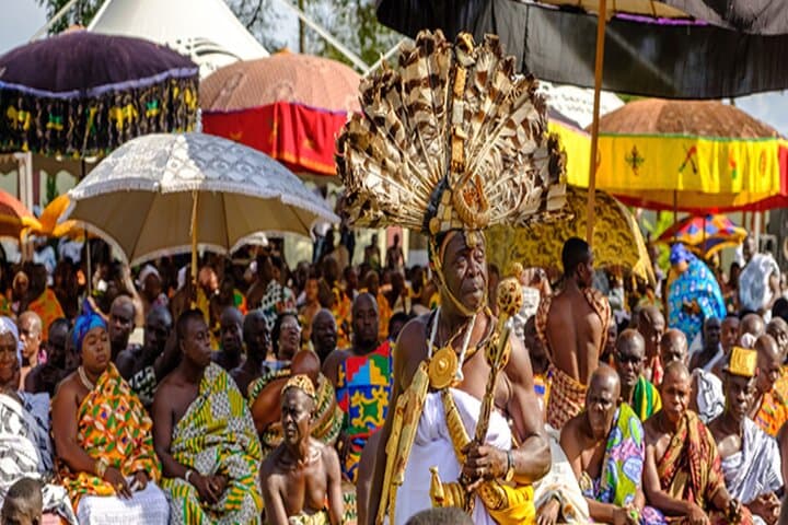 Kumasi Cultural & Heritage Day Tour: Manhyia Palace, Kejetia Market & Kente Weaving