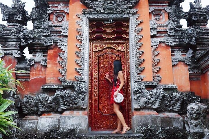 Full-Day Ubud Private Tour: Tegallalang Rice Terraces, Monkey Forest & Jungle Waterfall photo 2
