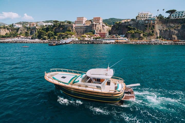 Private Amalfi Coast Boat Tour: Sorrento to Positano & Amalfi in a Gozzo photo 4