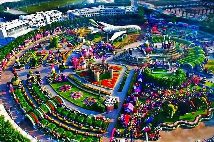 Evening Tour: Dubai Miracle Garden & Global Village with Private Transfers photo 6