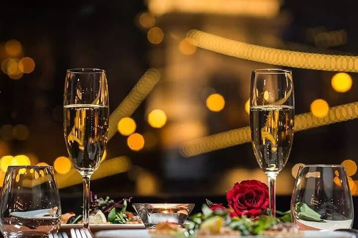 Budapest Valentine’s Dinner Cruise with Live Piano Show photo 2