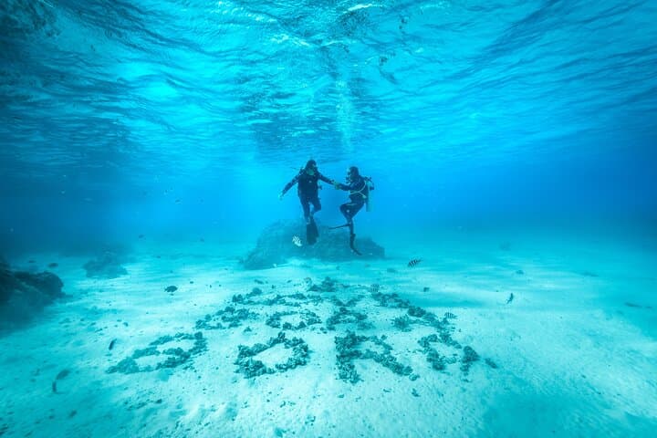 Romantic Private Dive in Bora Bora Lagoon — Black Pearl Gift & Pro Video