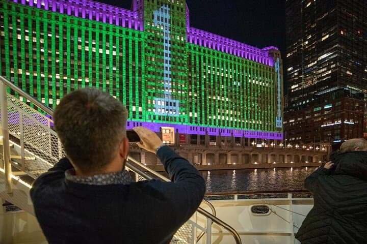 Chicago River Fireworks Cruise: Wendella’s 45-Minute Navy Pier Viewing photo 4