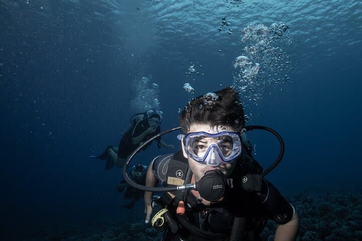 Introductory Scuba Diving in Bora Bora Lagoon — Shallow-Water Lesson with Certified Instructors
