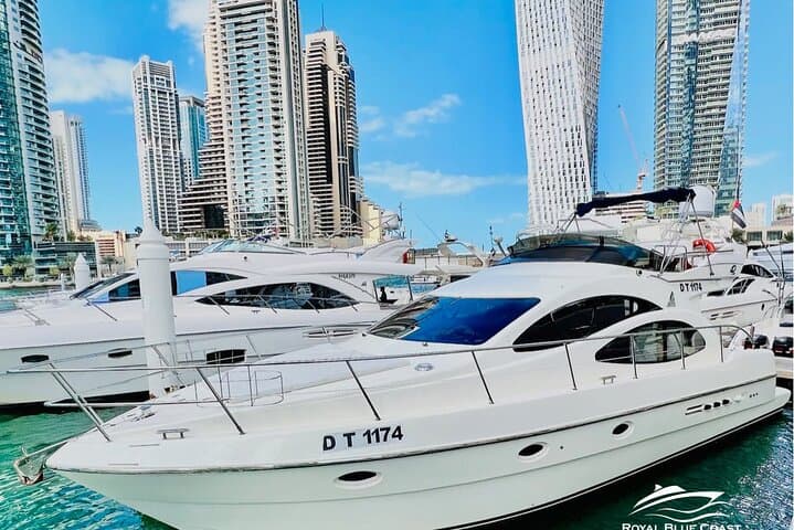 Private Yacht Cruise Dubai Marina: 3-Hour Luxury Charter photo 4