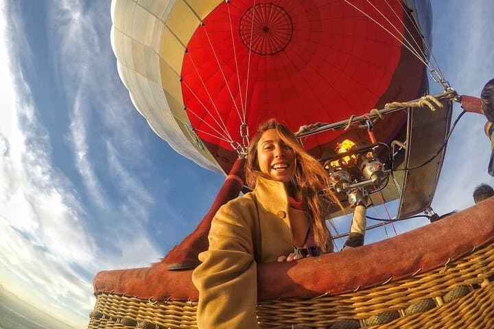 Luxor: 2-Day Hot Air Balloon & 5-Star Temple Tour from Cairo