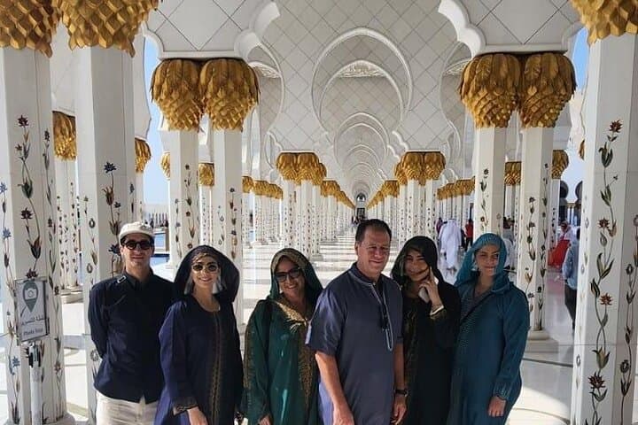 Abu Dhabi Half-Day Private Tour: Sheikh Zayed, Corniche & Ferrari World Photo Stops