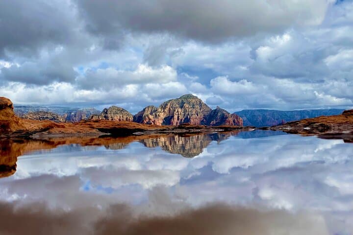 Sedona Private Local & Wine Tour — Red Rock Overlooks, Chapel of the Holy Cross & Oak Creek Tastings photo 5