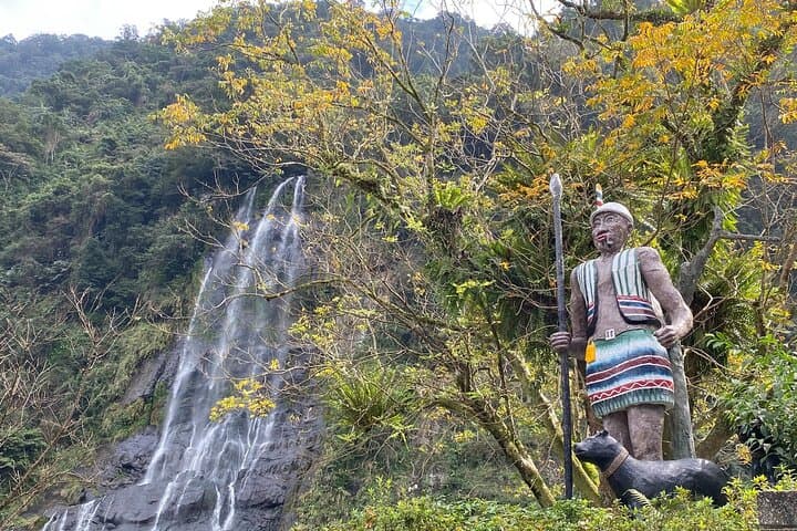 Wulai & Neidong Day Tour — Waterfalls, Indigenous Flavors and Bitan Evenings photo 1