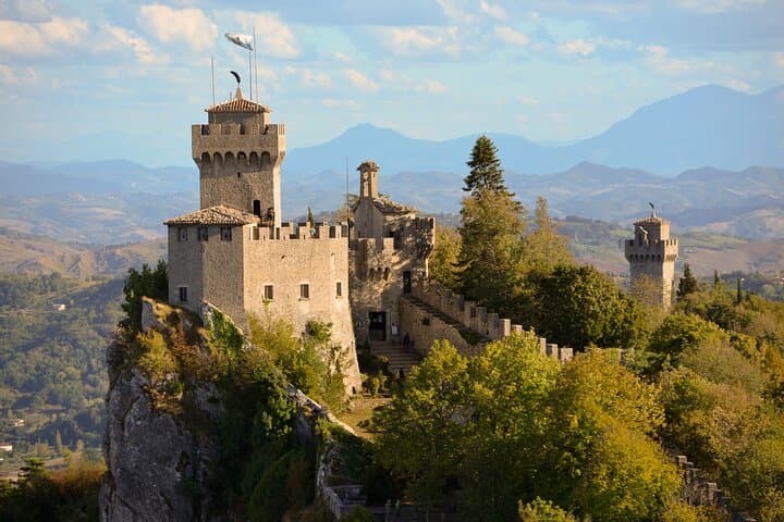 Day Trip from Ravenna to San Marino: Hilltop Citadel, Shopping & Lunch