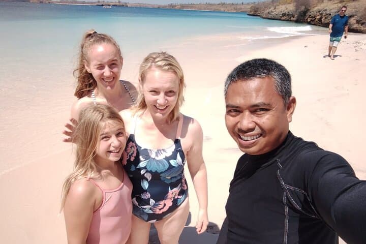Lombok Pink Beach Day Tour — Private All-Inclusive Beaches, Snorkel & Cultural Stops