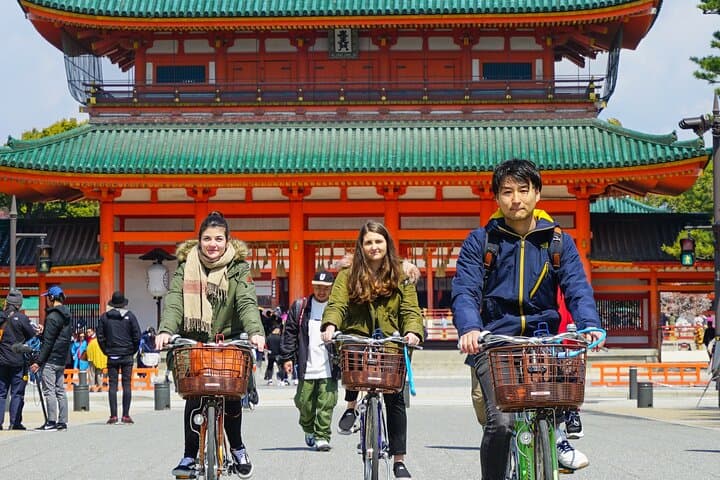 Kyoto Historical Bike Tour with Lunch: Gion, Kennin-ji & Nanzen-ji