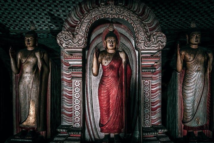 3-Day Ancient Capitals Tour from Colombo: Sigiriya, Anuradhapura & Polonnaruwa
