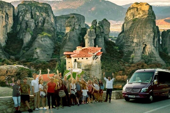 Meteora Monasteries Day Trip from Athens — Panoramic Caves, Monasteries & Local Lunch