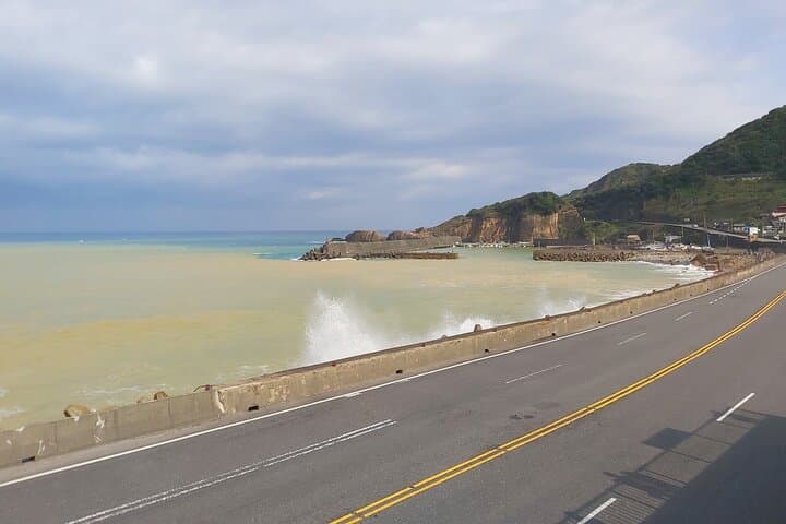 Fulong Sand Sculptures & Northeast Coast Day Tour — Beaches, Bitou Cape Hike, and Keelung Night Market photo 3