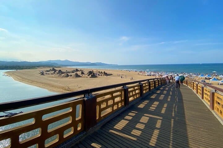 Fulong Sand Sculptures & Northeast Coast Day Tour — Beaches, Bitou Cape Hike, and Keelung Night Market photo 6