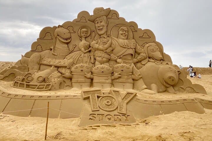 Fulong Sand Sculptures & Northeast Coast Day Tour — Beaches, Bitou Cape Hike, and Keelung Night Market