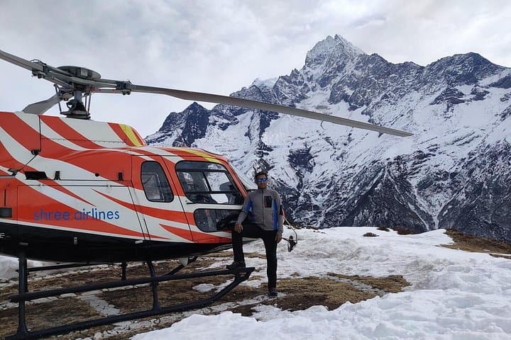 Everest Base Camp Heli Tour: Kala Patthar Landing & Breakfast at Everest View Hotel