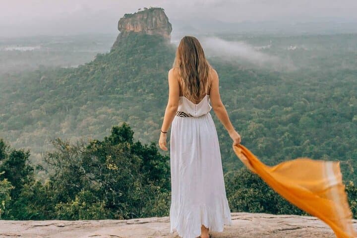 9-day-sri-lanka-itinerary-cultural-tea-hills-wildlife-beach