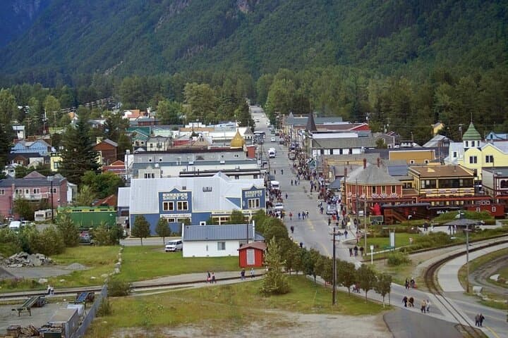 Explore Skagway and White Pass Summit: An Iconic Alaskan Minivan Tour photo 2