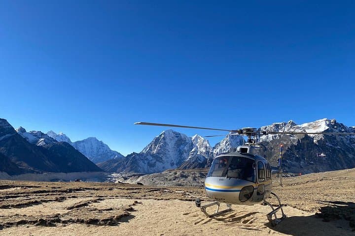 Everest Base Camp Heli Tour: Kala Patthar Landing & Breakfast at Everest View Hotel photo 3