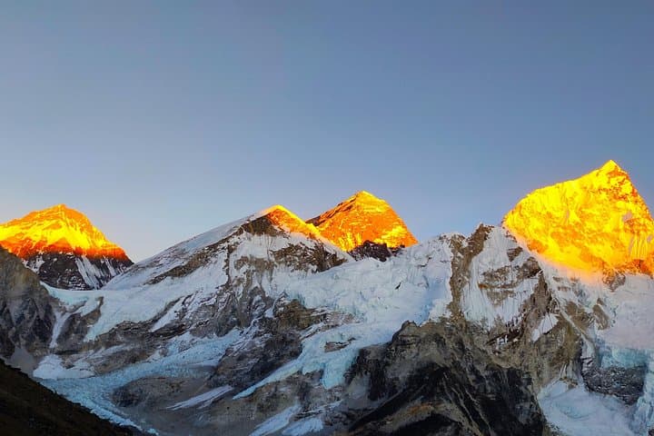 Everest Base Camp Heli Tour: Kala Patthar Landing & Breakfast at Everest View Hotel photo 5