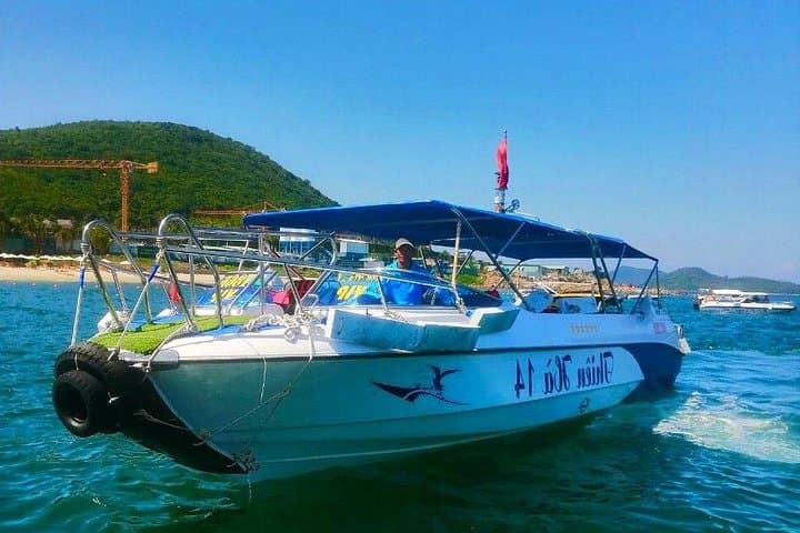 Nha Trang 3-Island Speedboat Tour with Hon Tam Mud Bath and Lunch photo 6