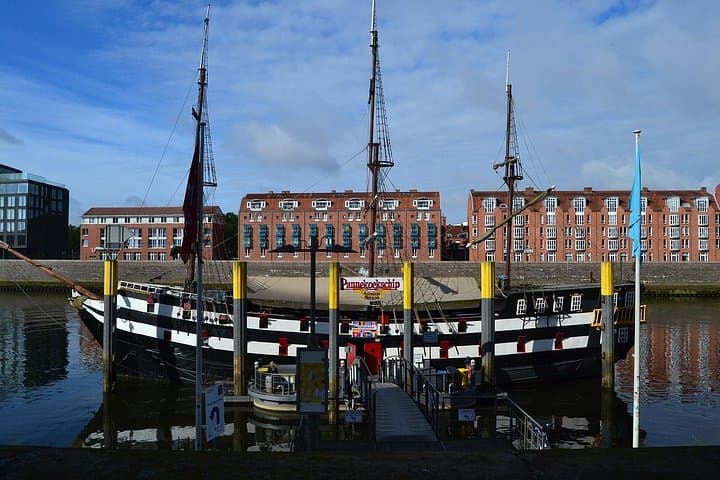 Private Transfer from Hamburg to Bremen with 2-Hour Scenic Stop — Train Ride & Local Flavors photo 4