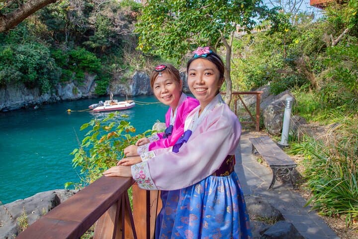 Hanbok Rental Experience in Jeju: Traditional Korean Clothes at Miya's Closet photo 3