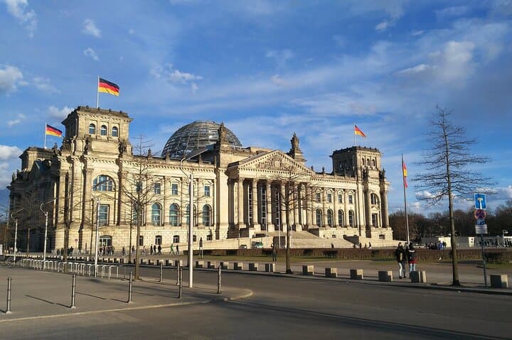 Private Transfer from Hamburg to Berlin with 2‑Hour Stop at Sanssouci Palace photo 2