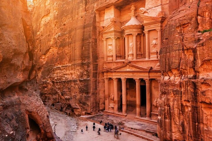 Petra & Dead Sea: One-Day Private Tour from Amman