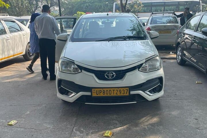 Private Delhi to Agra Car Transfer — 3-Hour Comfort via Yamuna Expressway photo 2