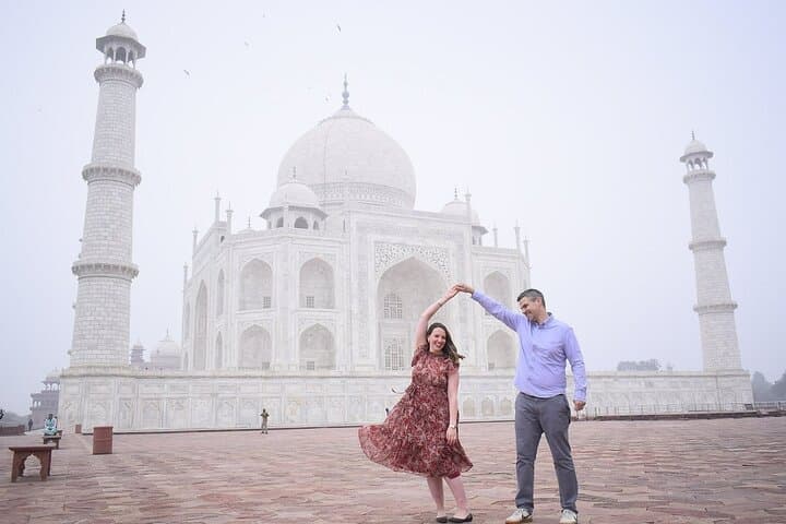Sunrise Visit to the Taj Mahal: Private Day Tour from Delhi