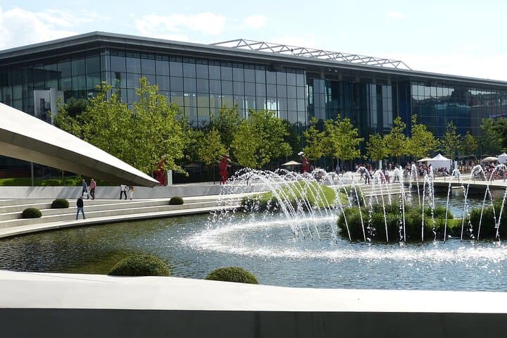 Private Transfer Hamburg to Wolfsburg with 2-Hour Stop at Herrenhausen Gardens photo 3