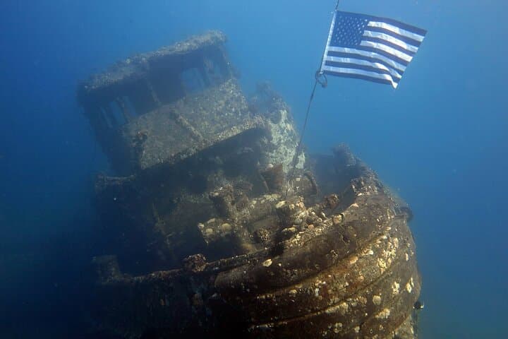 Oahu Deep Wreck Dives: Small-Group Shipwreck & Reef Adventure photo 6