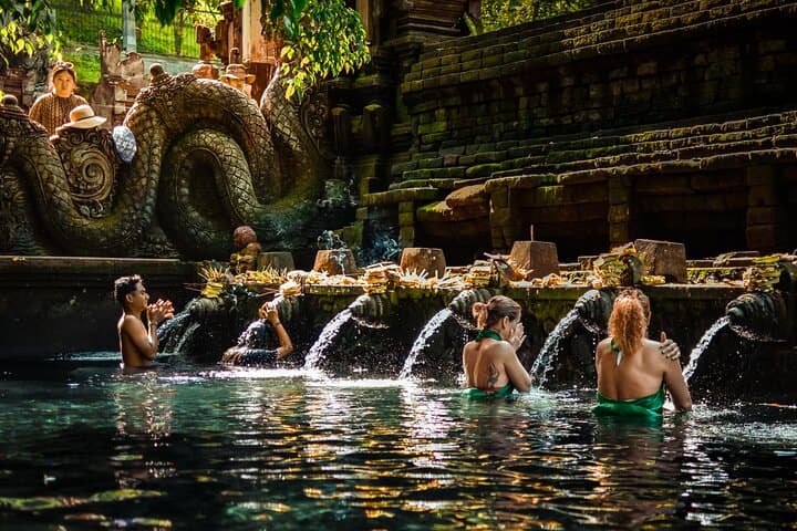 2-Day Spiritual Bali Tour: Tirta Empul, Besakih & Traditional Ceremonies