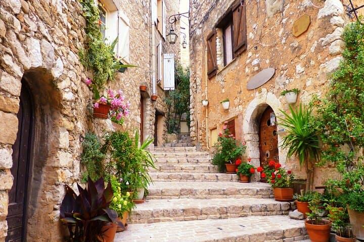 Full-Day Provence Medieval Villages & Fragonard Perfume Tour from Nice photo 2