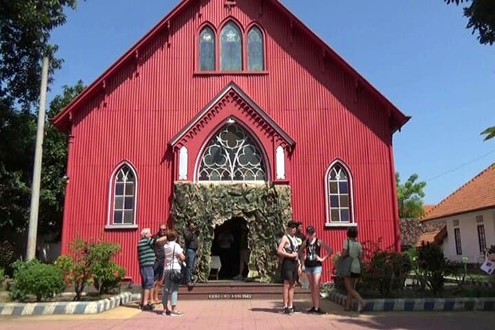 Probolinggo City Tour: Batik, Temples & Market Life on a Cruise Shore Excursion