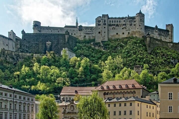 Private Transfer from Mainz to Salzburg with English-Speaking Driver