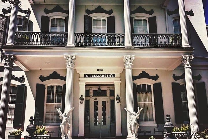 Garden District Walking Tour: Mansions, Cemeteries & Haunted Histories photo 6