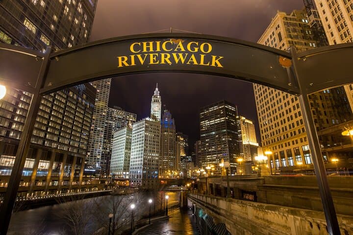 Chicago Haunted Riverwalk: GPS Self-Guided Ghost Walking Tour