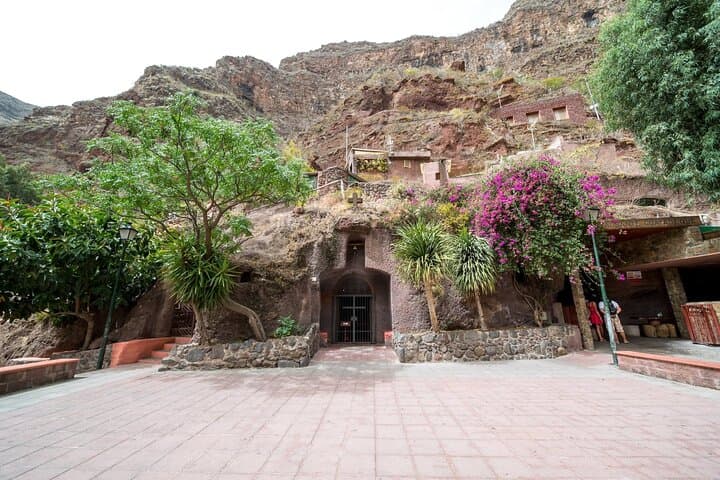 Gran Canaria Sea & Mountain Day Tour — Poema del Mar, Guayadeque Cave Lunch & Agüimes photo 3