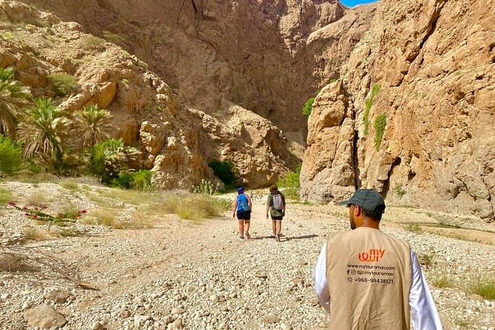Full-Day Wadi Shab Hike and Swim with Bimmah Sinkhole Stop photo 2