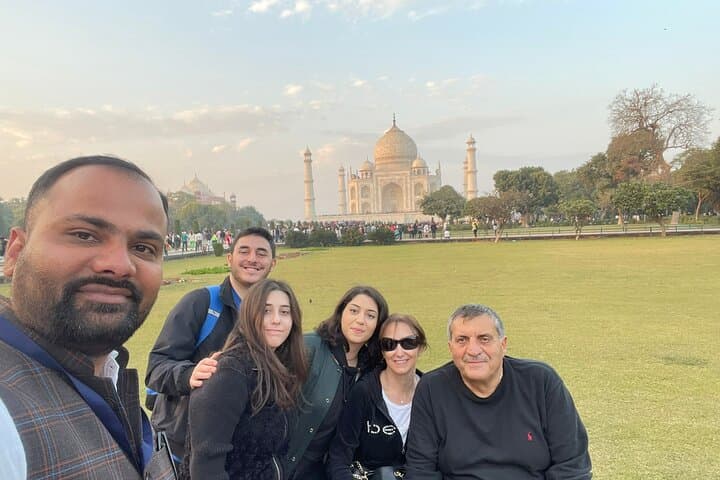 Same-Day Taj Mahal & Agra Fort Tour from Delhi: Private Car Excursion photo 4