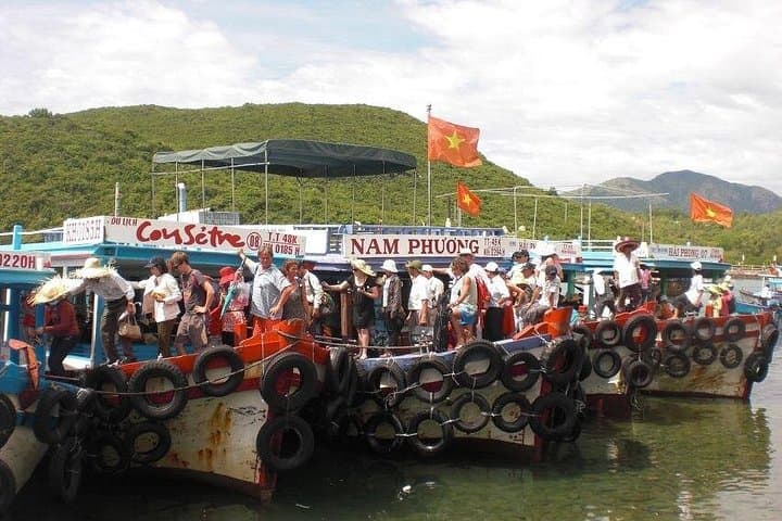 Explore the Stunning Seascapes of the Nha Trang Islands photo 6
